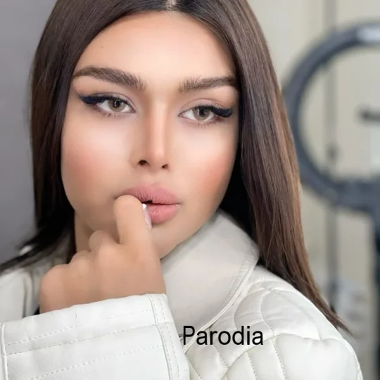 لنز رنگی یونیک parodia