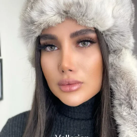لنز رنگی یونیک vallerian
